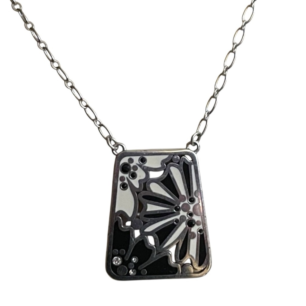 BRIGHTON OP COLLECTION BLACK WHITE FLOWER PENDANT NECKLACE SIGNED 3085